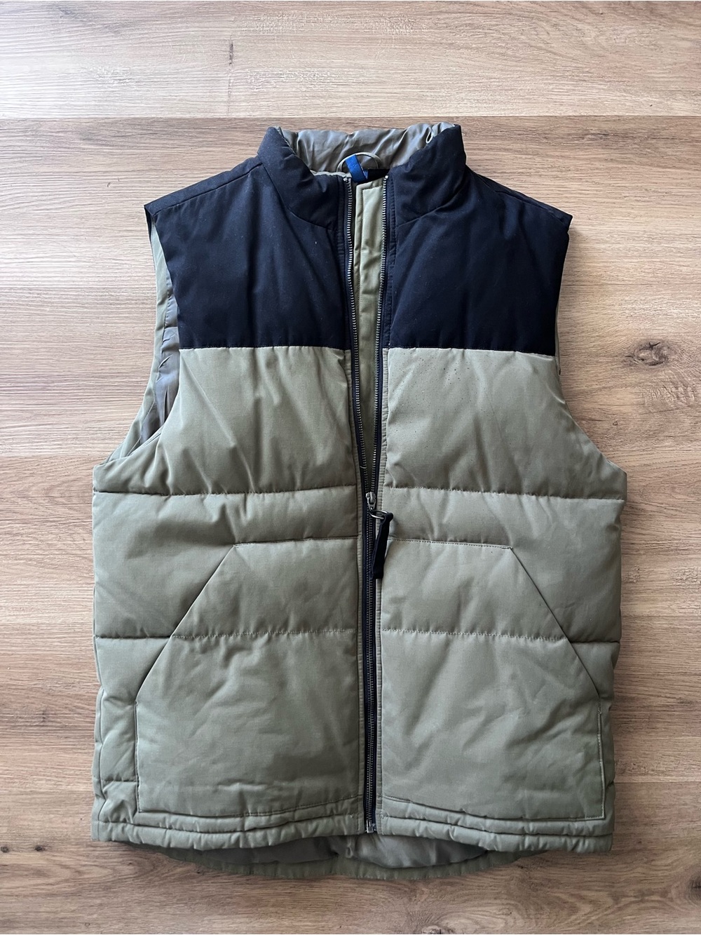 H&M Olive Green & Black Quilted Men’s Puffer Vest
